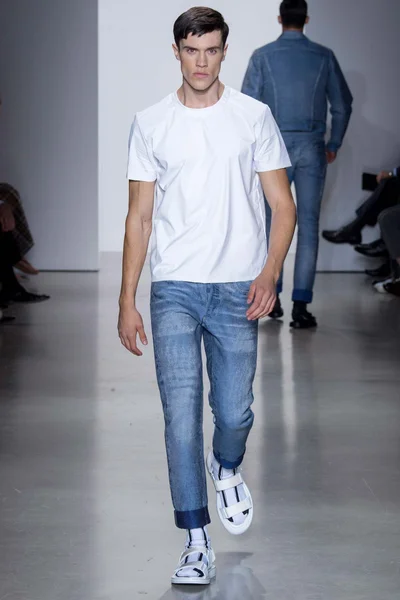 Look 28